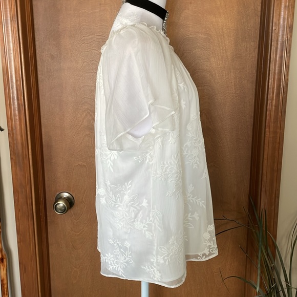 Romantic Peasant Blouse by CeCe - Picture 14 of 16